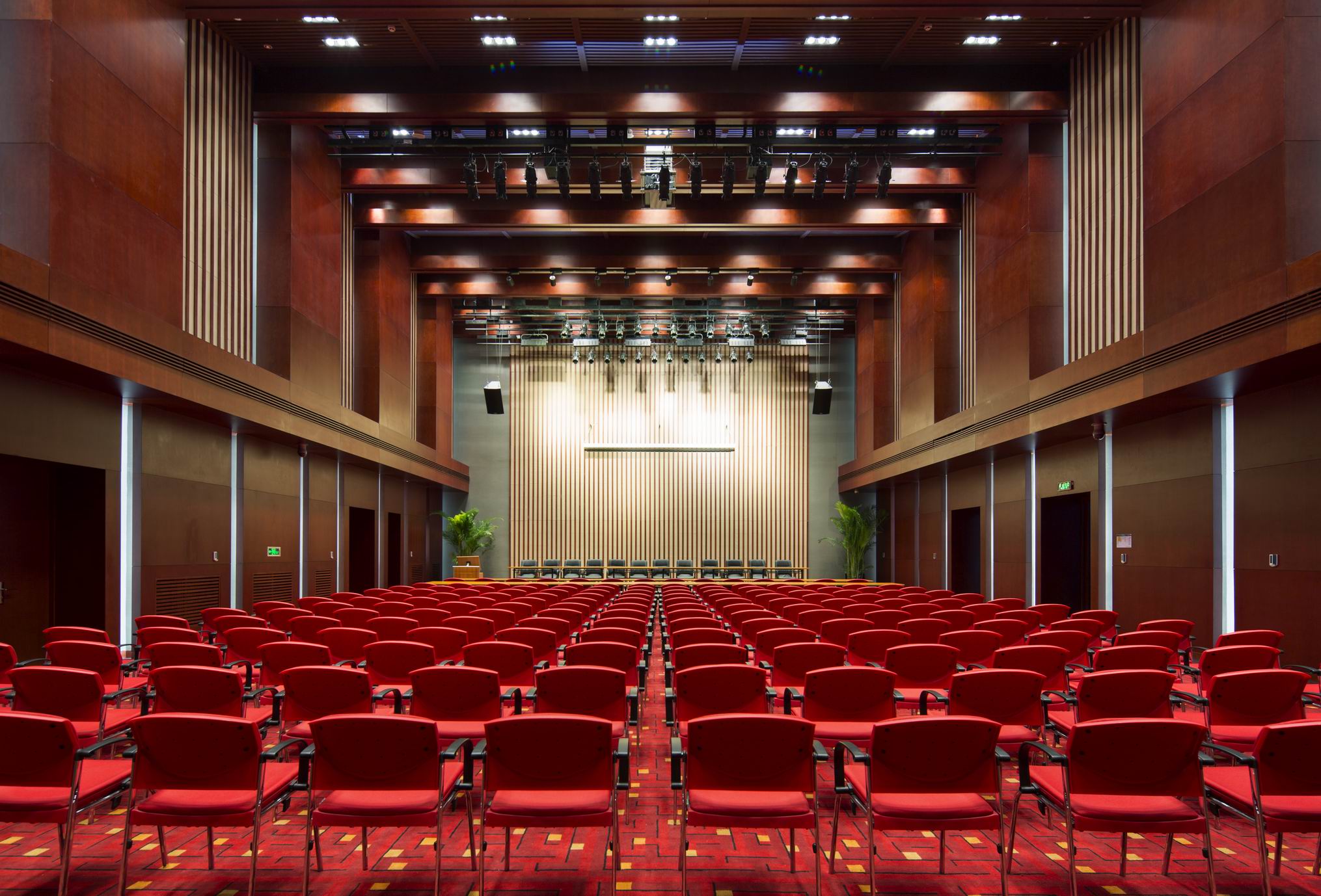 Culture theater. Театр Poly Grand. Poly Grand Theater Shanghai. Conference Teater.