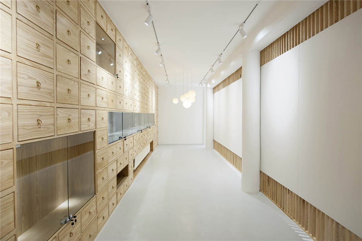 Arch Studio's Folding screen is a precious traditional fine