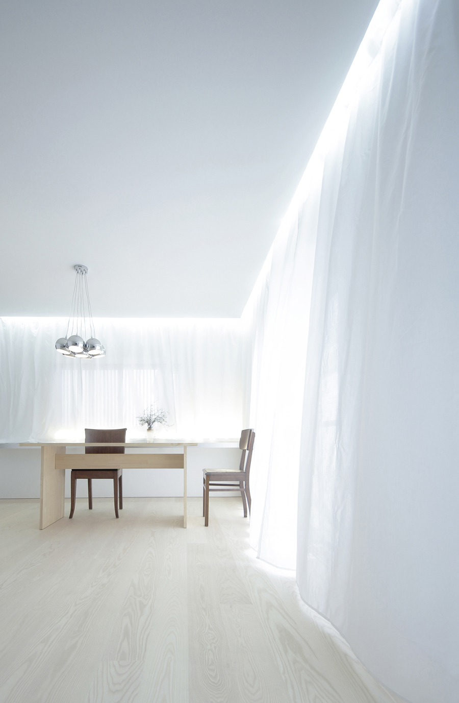 Jun Murata designed a house for installation:Pure simplicity reiterates itself