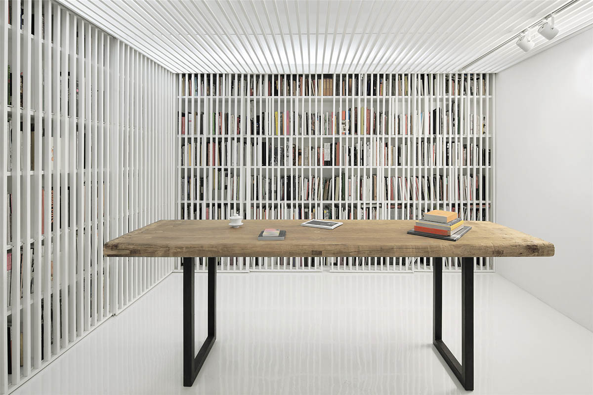 Arch Studio renovates Hutong House in Beijing with a white & simplistic makeover