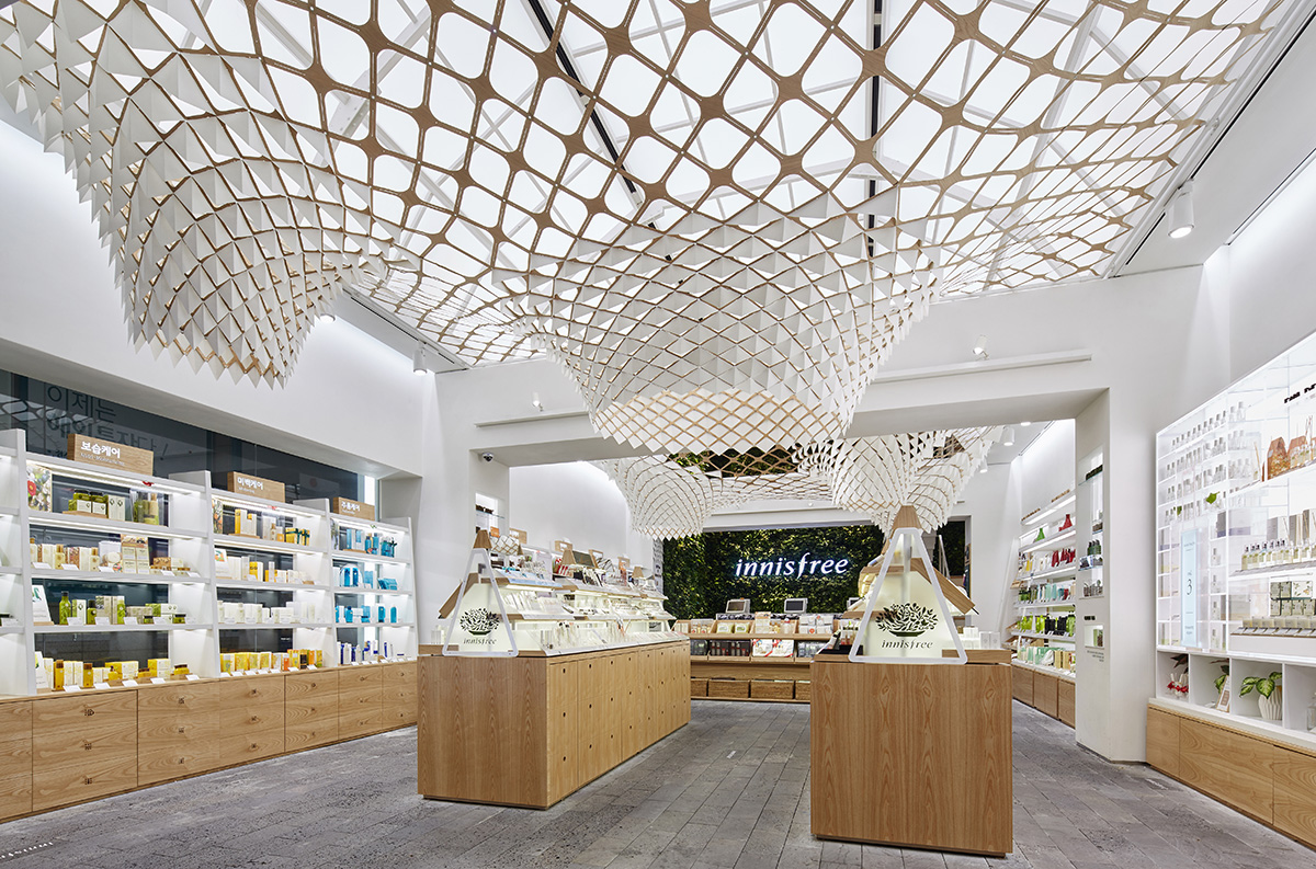 SOFTlab creates a hanging garden made up of natural materials in Seoul’s flagship store