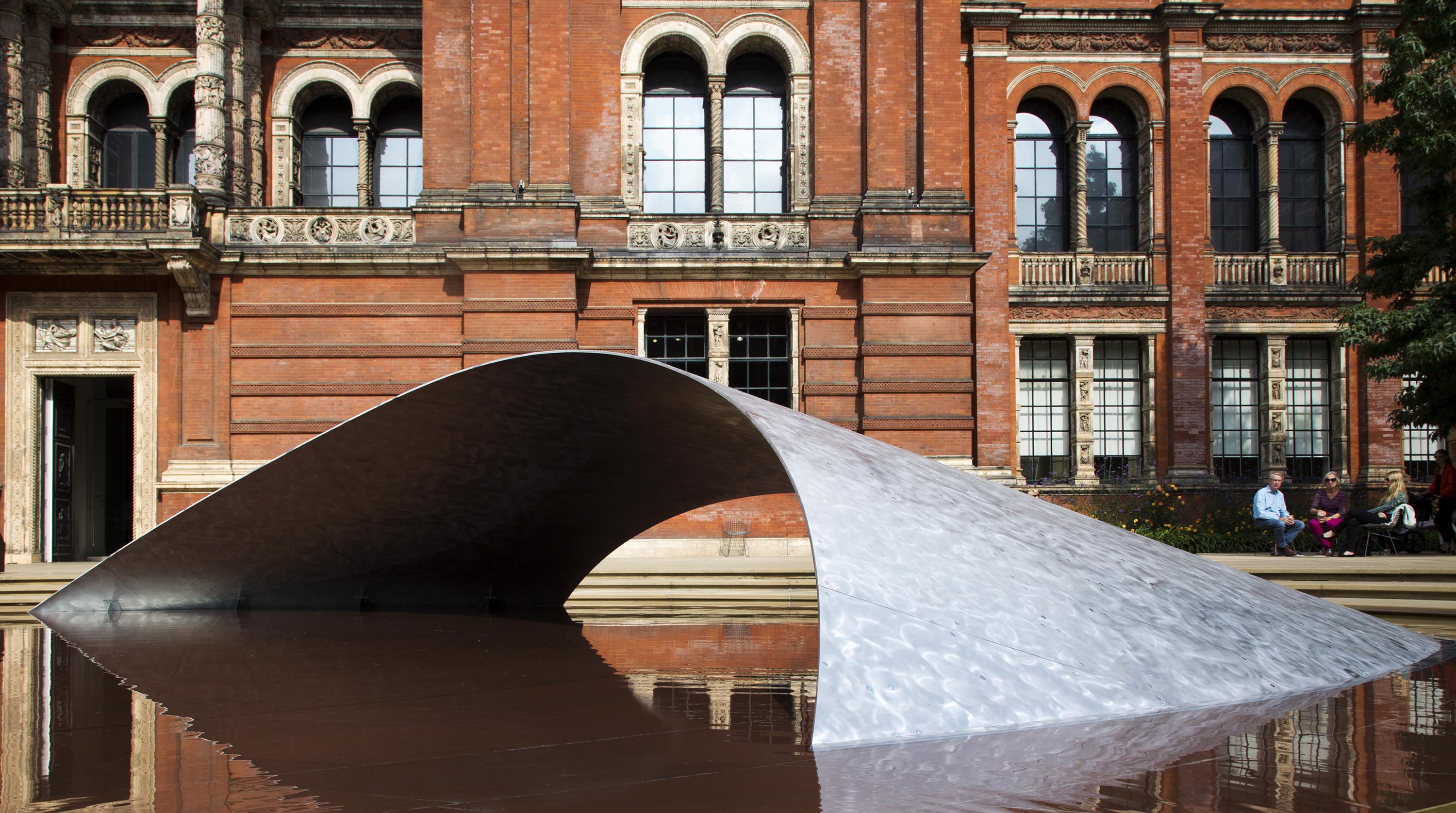 Crest Installation unveiled at the Victoria and Albert Museum London
