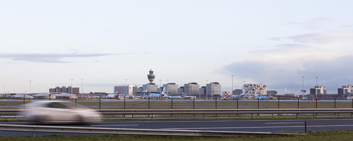 Mecanoo completed its new curvaceous building Hilton Amsterdam Airport Schiphol