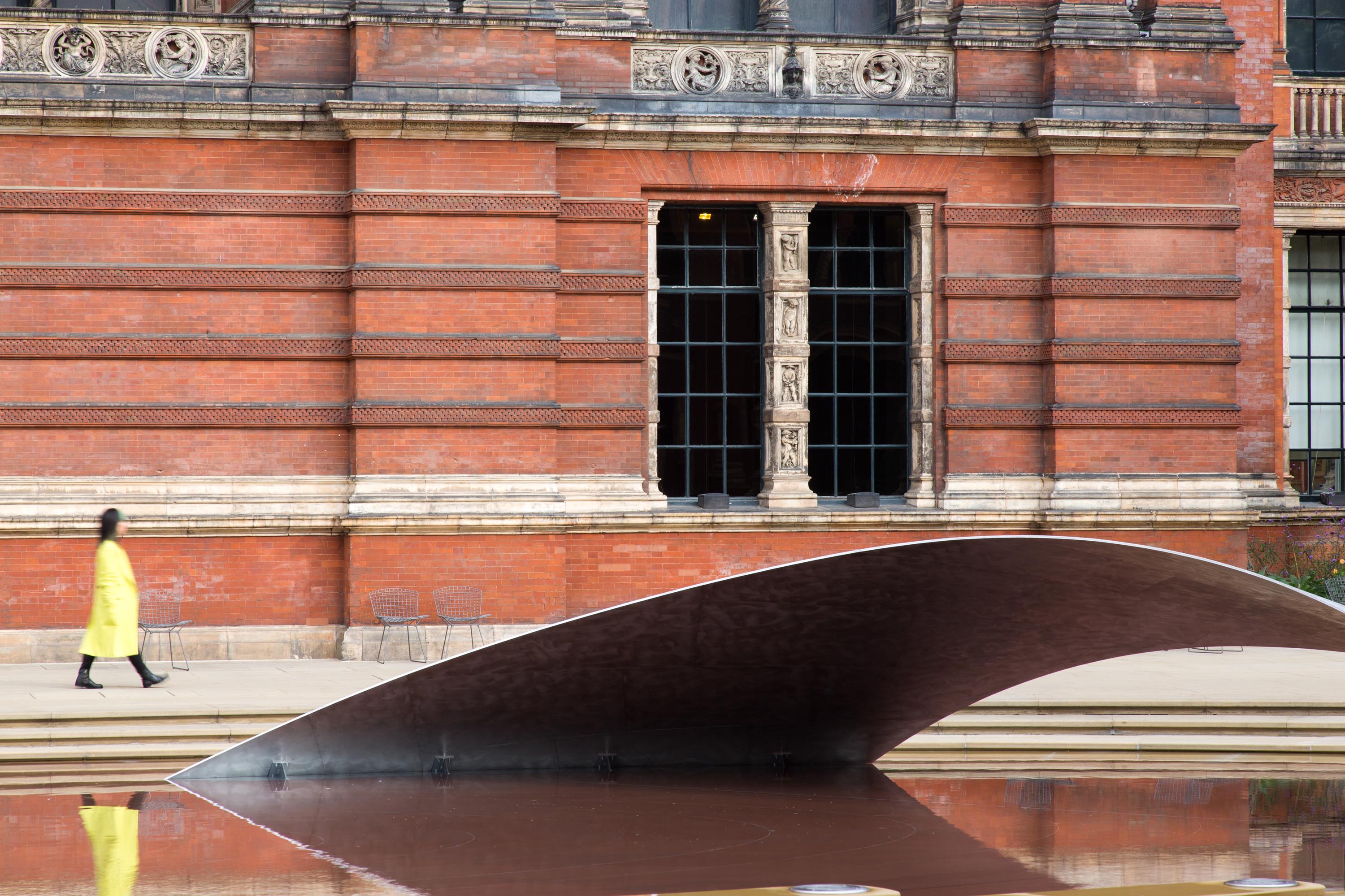 Crest Installation unveiled at the Victoria and Albert Museum London