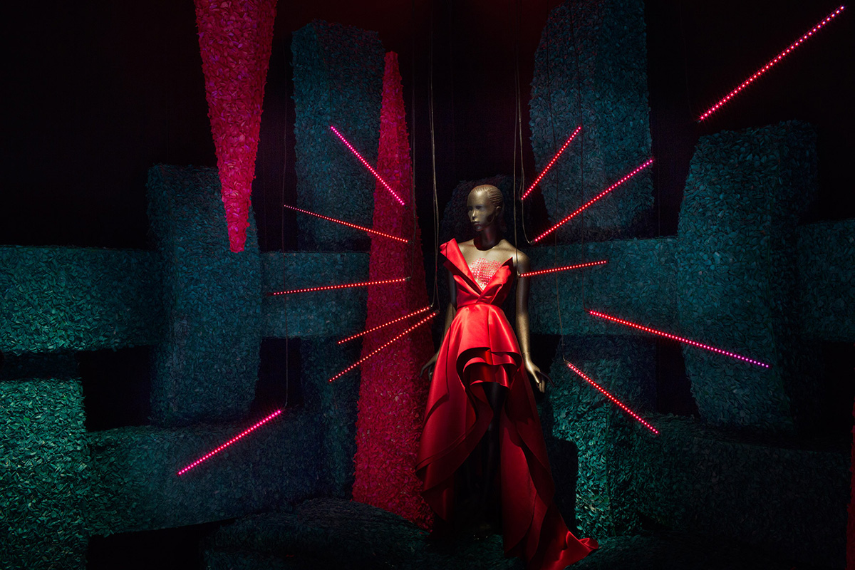 Fashion rerises over futuristic designs fleshed on &rsquo;&rsquo;Utopian Bodies-Fashion Looks Forward&rsquo;&rsquo;