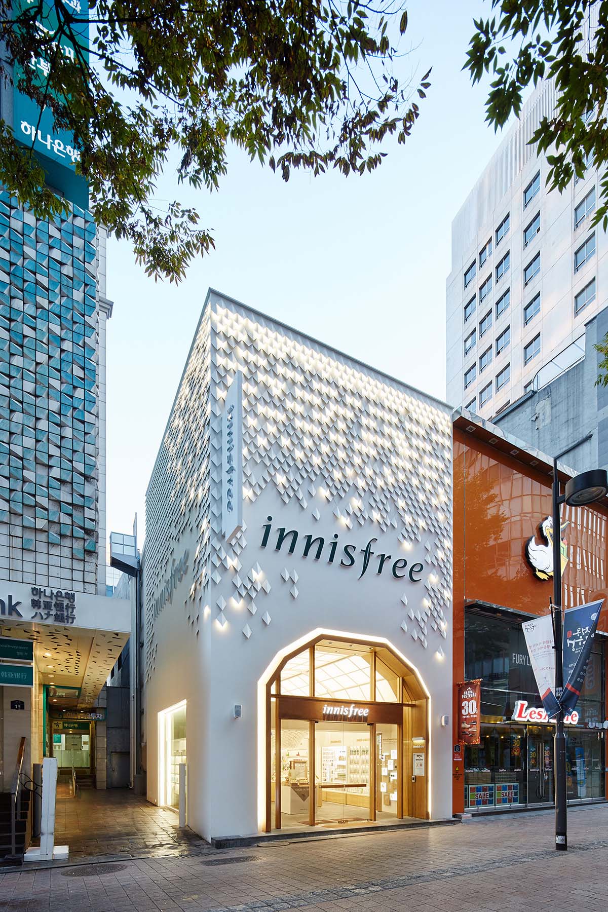SOFTlab creates a hanging garden made up of natural materials in Seoul’s flagship store
