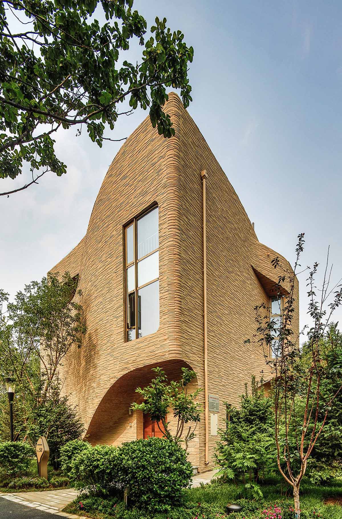 UNStudio draws attention to the curvilinear lines in Fairyland Guorui Villa complex