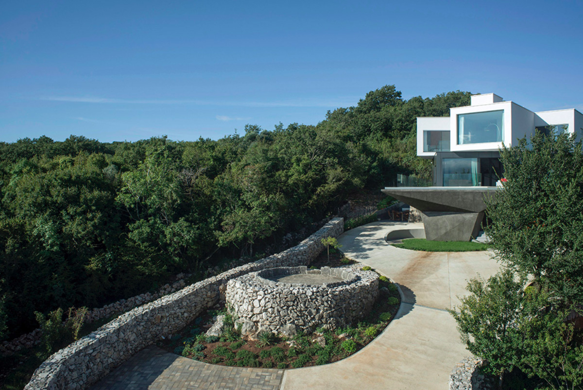 Gumno House settled with intricate landscape on Croatia Islands