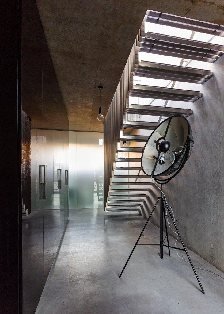 Concrete House by FGR Architects