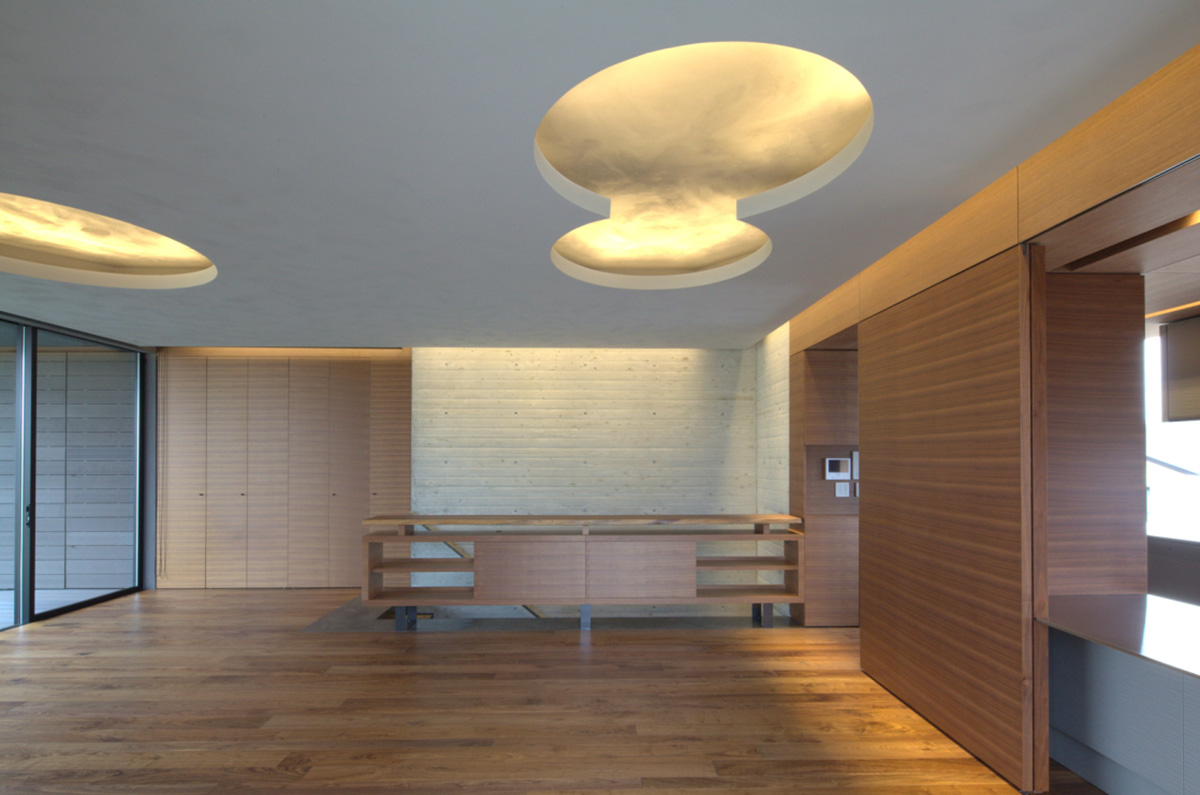 Breeze creates a &rsquo;&rsquo;private beach effect&rsquo;&rsquo; that becomes the scenery rock cave of surrounding