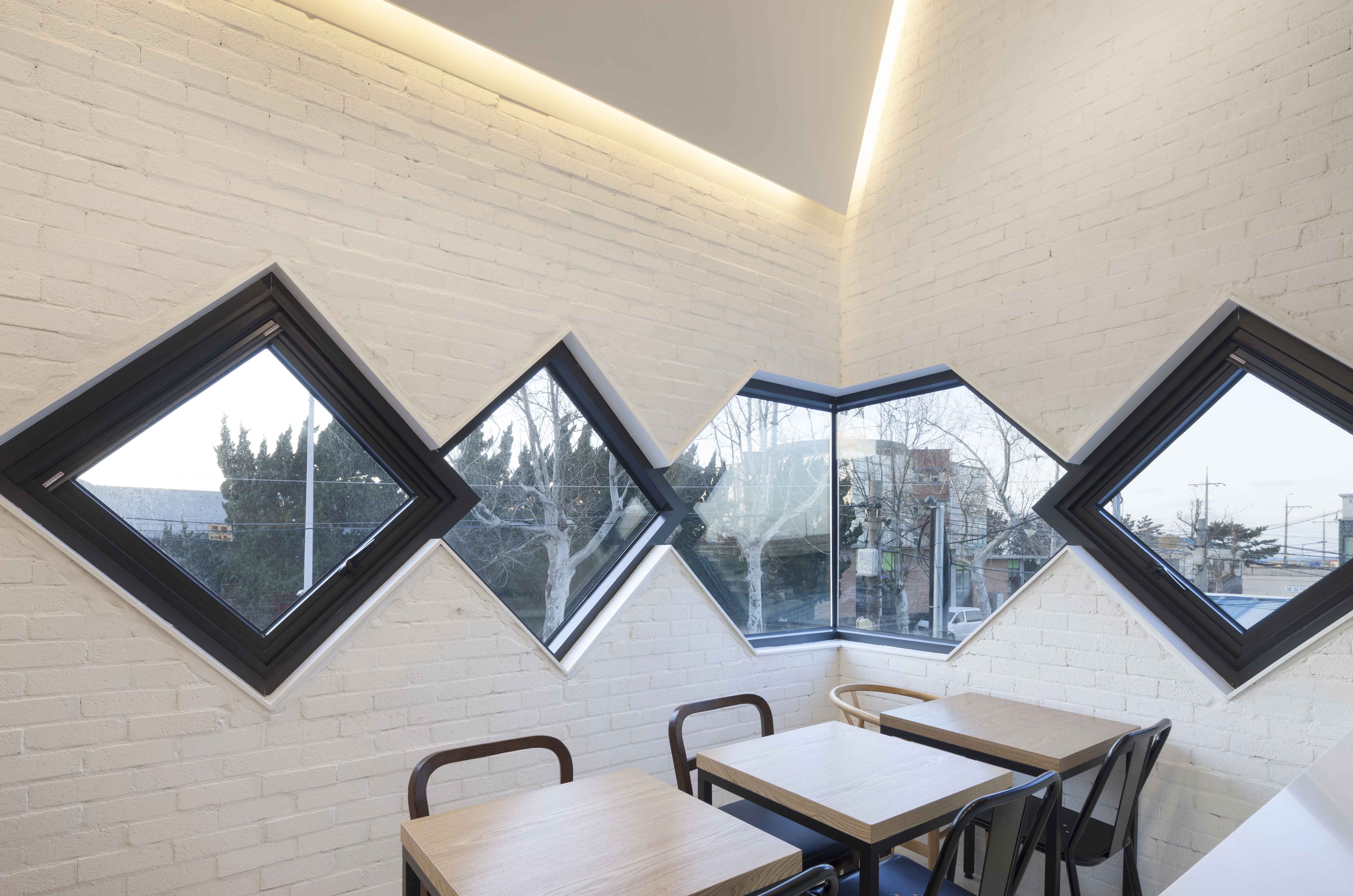 MoonHoon&rsquo;s new project Go.mir Guest House looks like a dragon