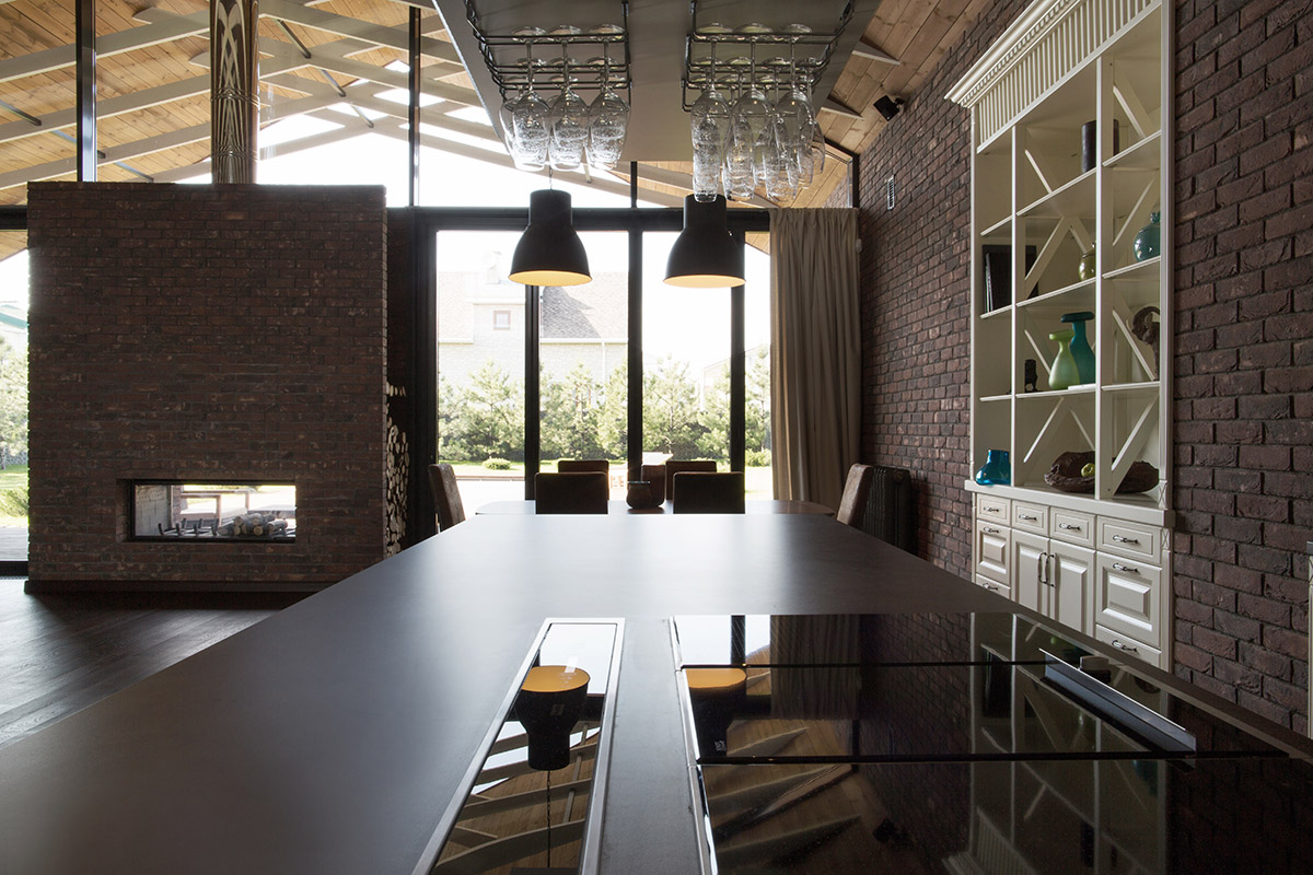 CHADO architects designed a new country house in Rostov region of Russia by using local materials