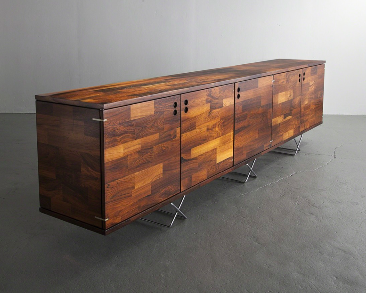 The Collective Design 2015 presents authentic and rare design objects with a garish show