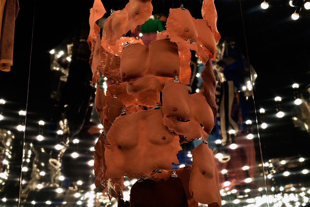 Fashion rerises over futuristic designs fleshed on &rsquo;&rsquo;Utopian Bodies-Fashion Looks Forward&rsquo;&rsquo;