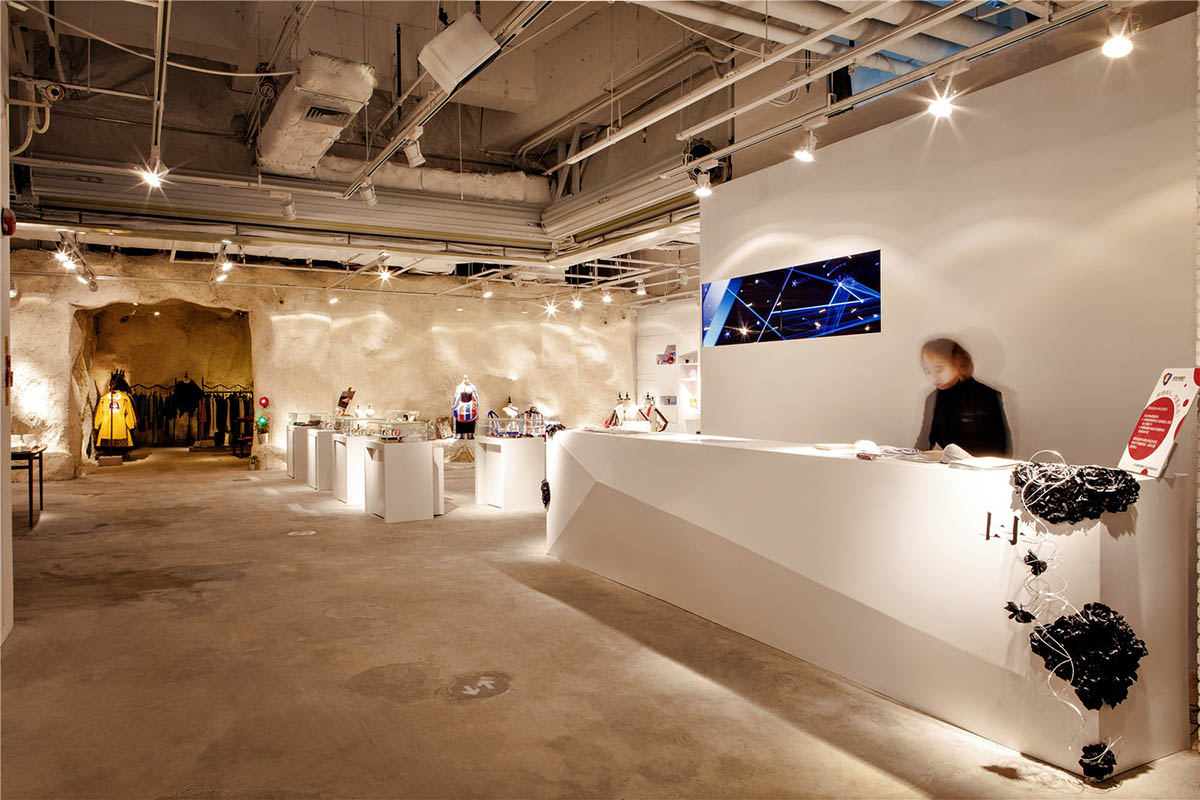 Bloom Design completes China’s first Fashion Flagship Store that is wrapped up with basic materials