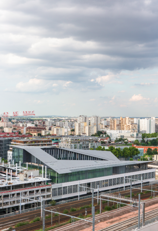 Kengo Kuma&rsquo;s &rsquo;&rsquo;flying&rsquo;&rsquo; roof of Enterpot Macdonald in Paris