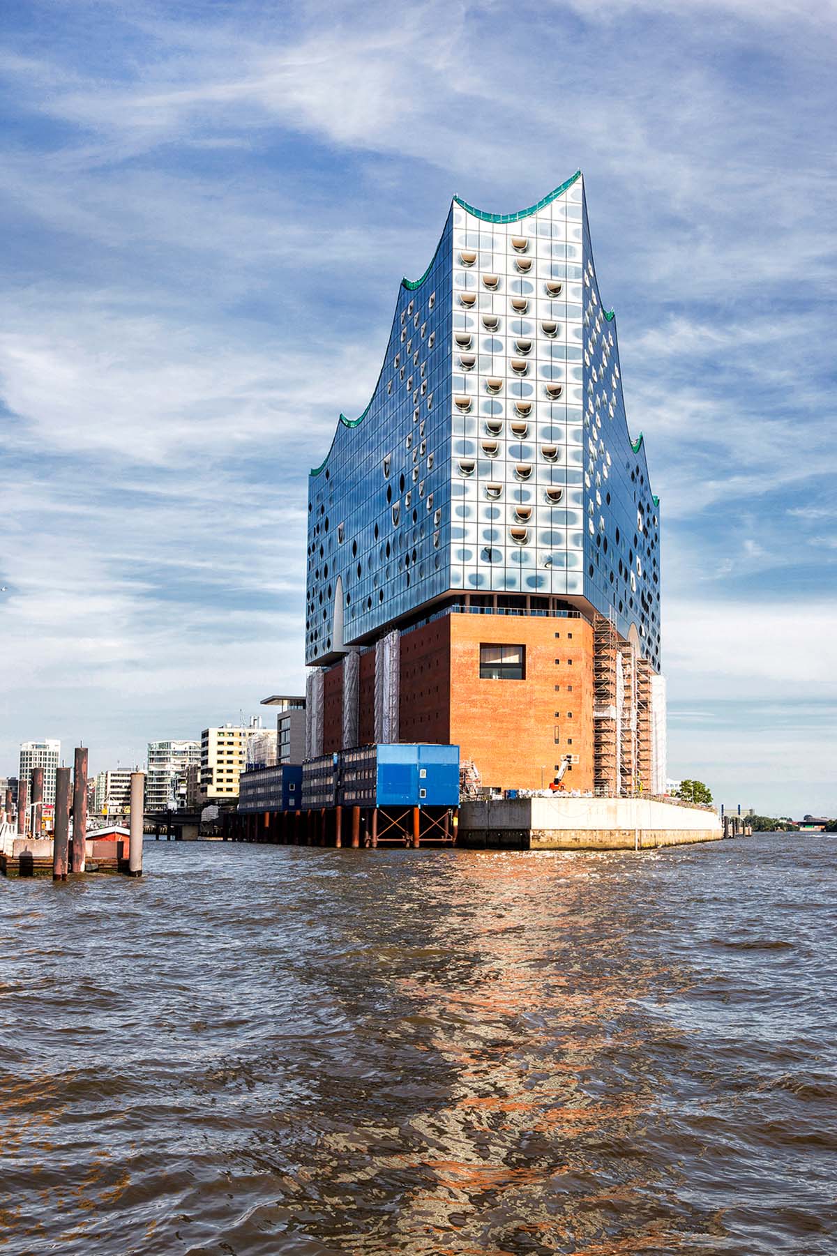 ELBPHILHARMONIE ヘルツォーグ& de ムーロン The Majestic Elbphilharmonie in Hamburg by Herzog & de Meuron