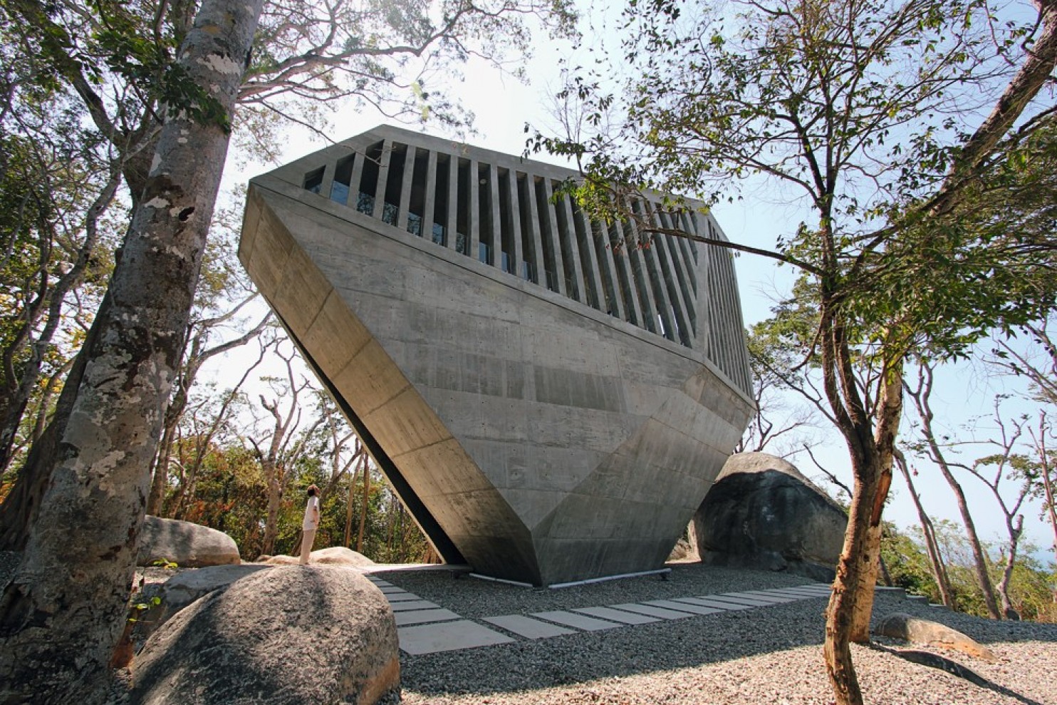 Book review:’’Sacred Spaces’’ submits a report on religious modernism