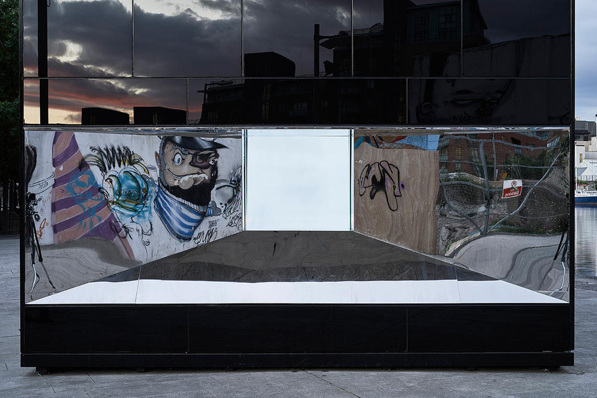 This ’’cube’’ rewrites the renewable energy methods as a new highly-mirrored object in any location