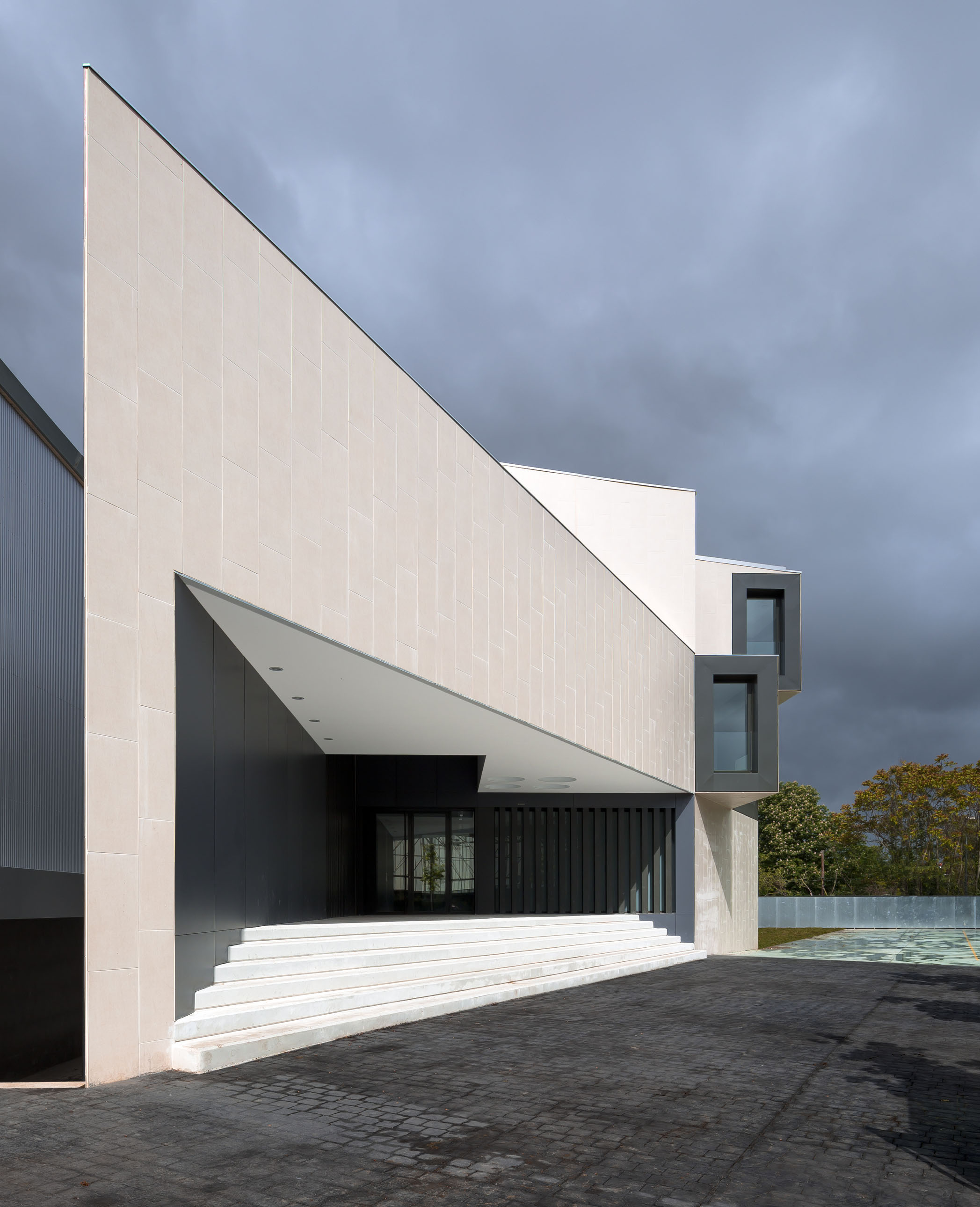 Featured Project:New Building in ‘EL REDÍN’ High School by Otxotorena Arquitectos