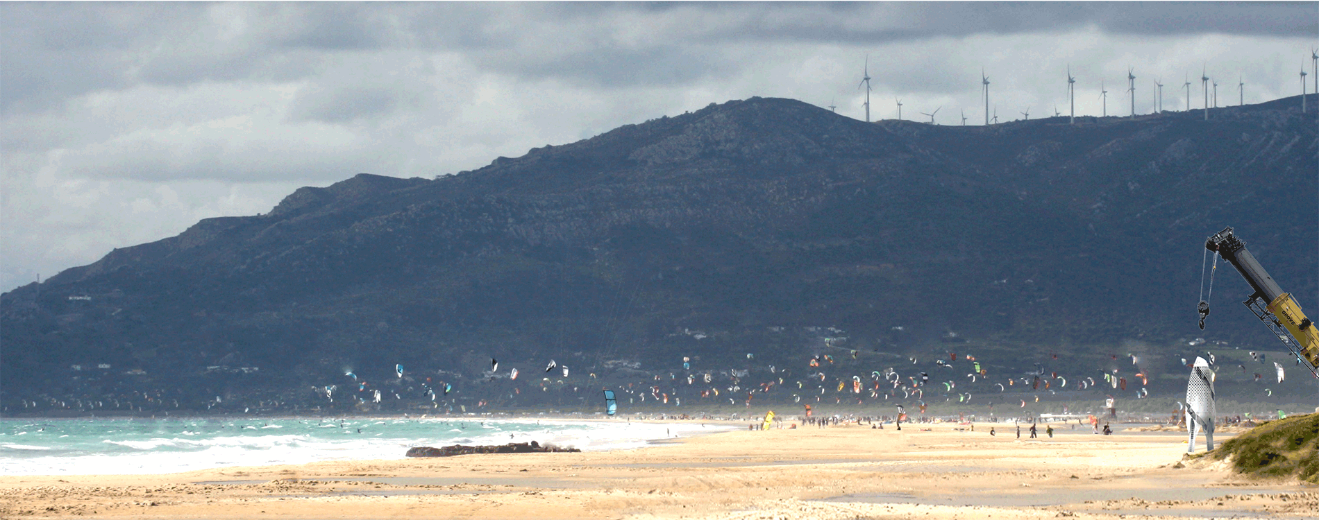 Eduardo Camarena&María Urigoitia designed ’’Surftopia’’:A temporary colonization units