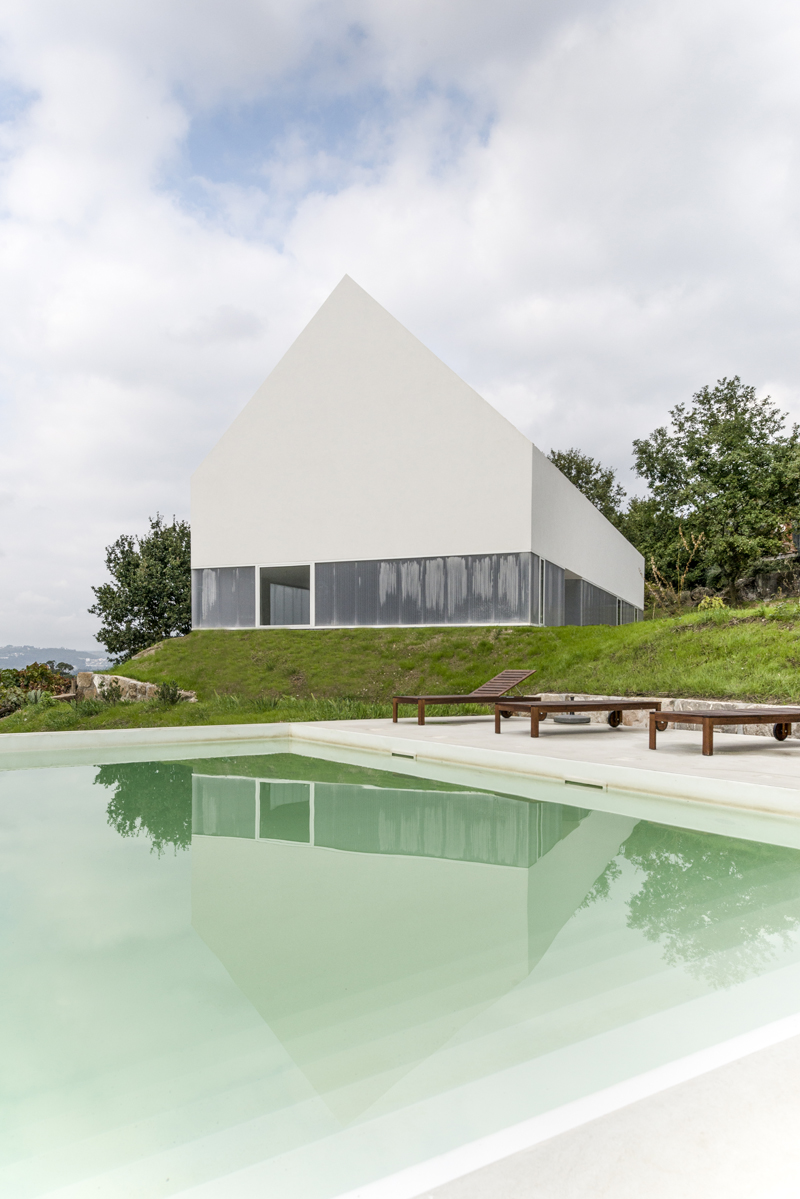 White Wolf Hotel by AND-RE