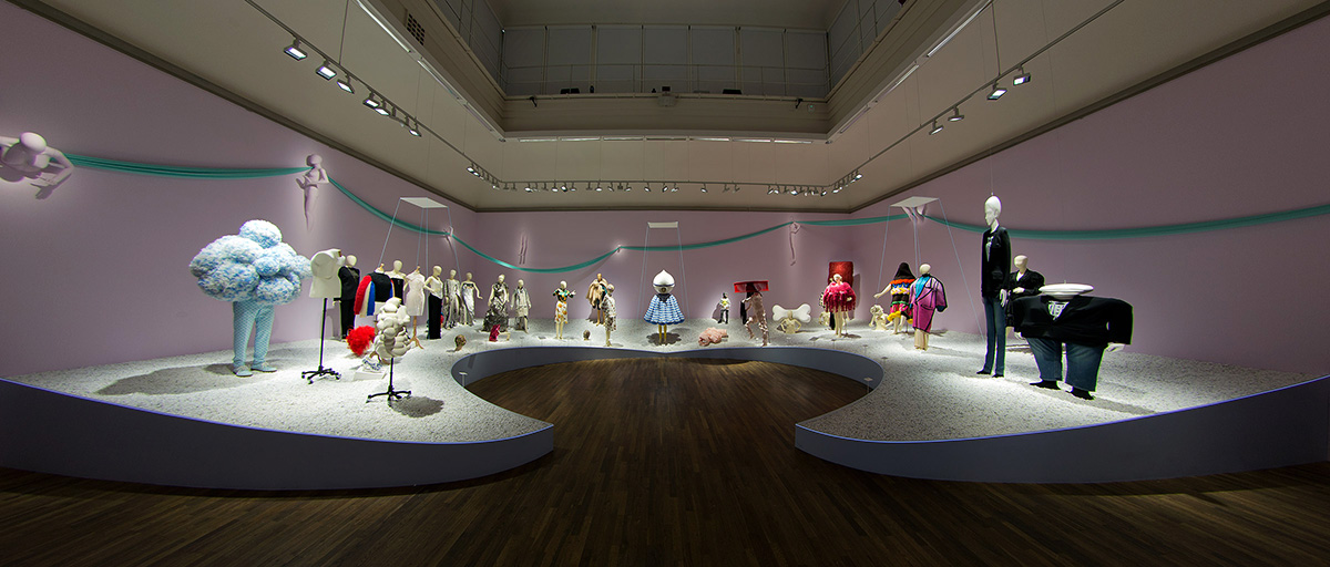 Fashion rerises over futuristic designs fleshed on &rsquo;&rsquo;Utopian Bodies-Fashion Looks Forward&rsquo;&rsquo;