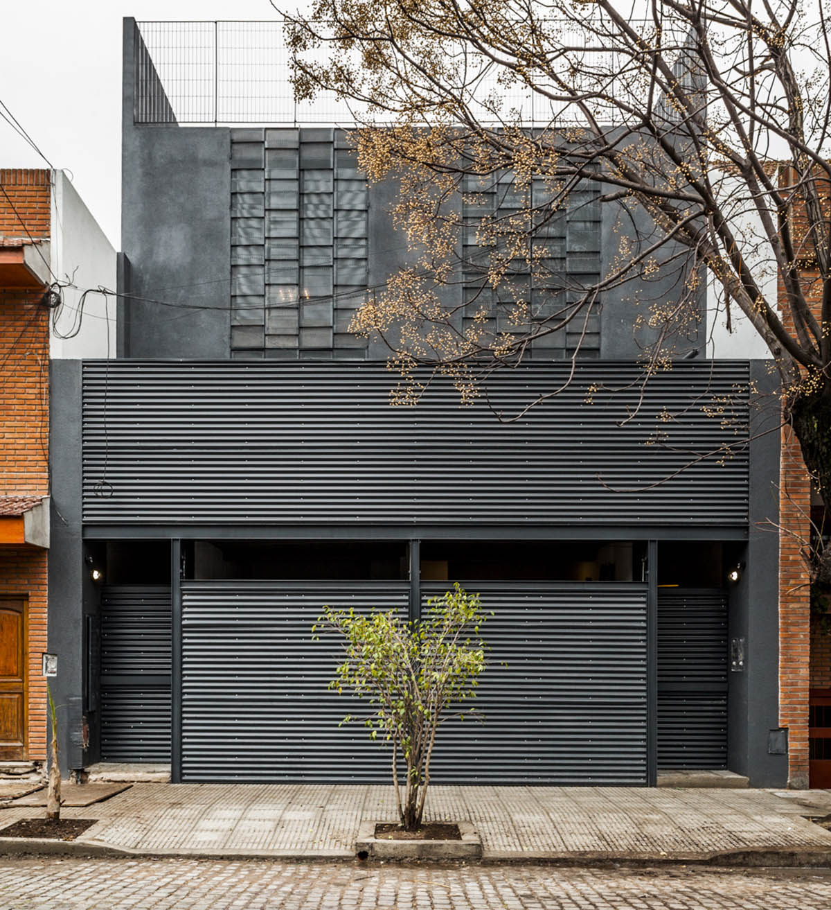 Two Houses Conde represented with various connections in its context designed by HM Architects