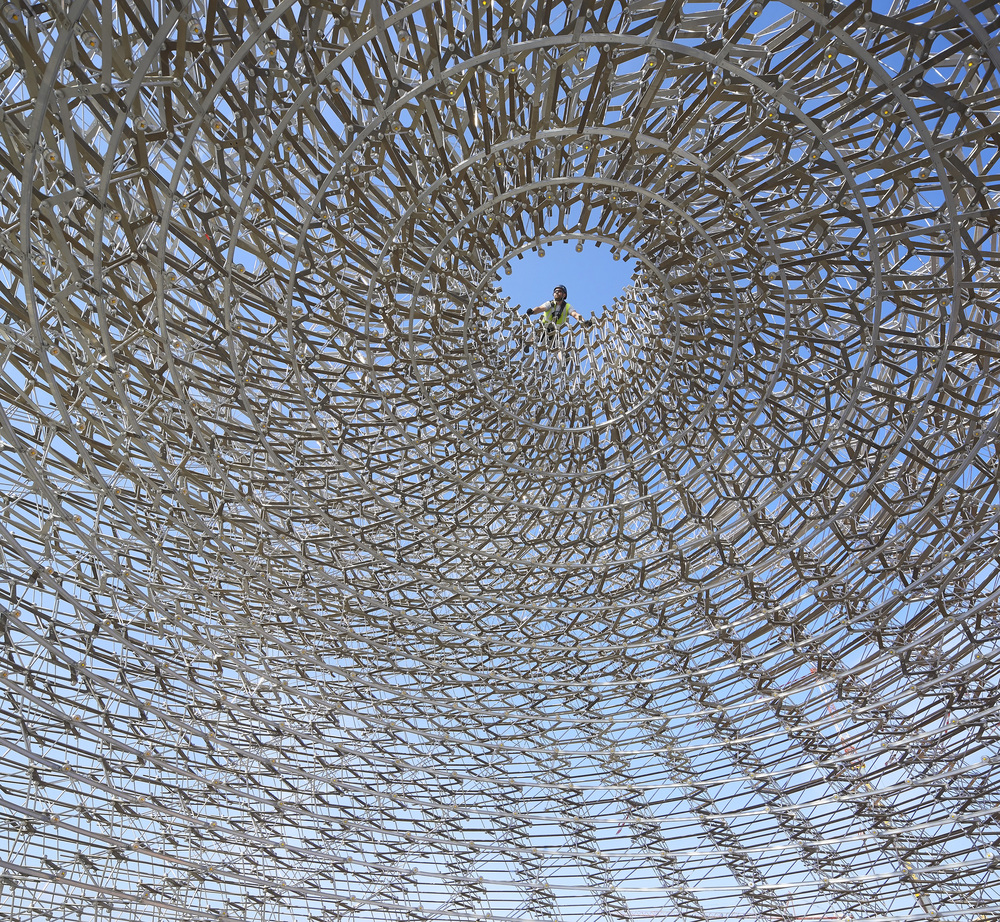 UK Pavilion’s fully formed hive presented at Expo Milan 2015