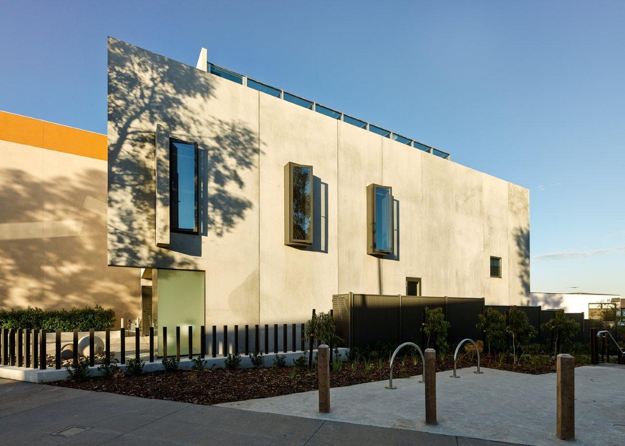 Concrete House by FGR Architects