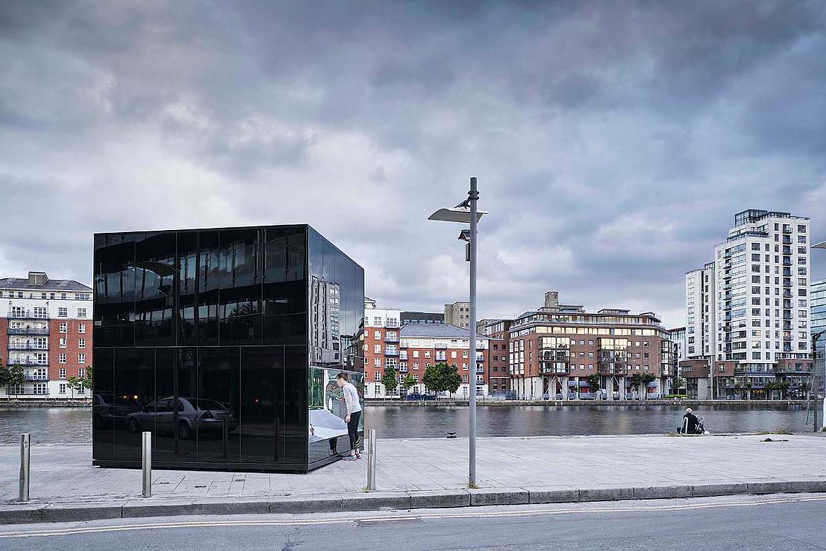 This ’’cube’’ rewrites the renewable energy methods as a new highly-mirrored object in any location