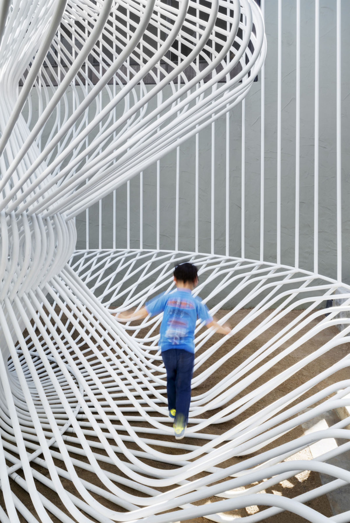 La Cage aux Folles invites all of you to a &rsquo;&rsquo;playful structure&rsquo;&rsquo; in any place