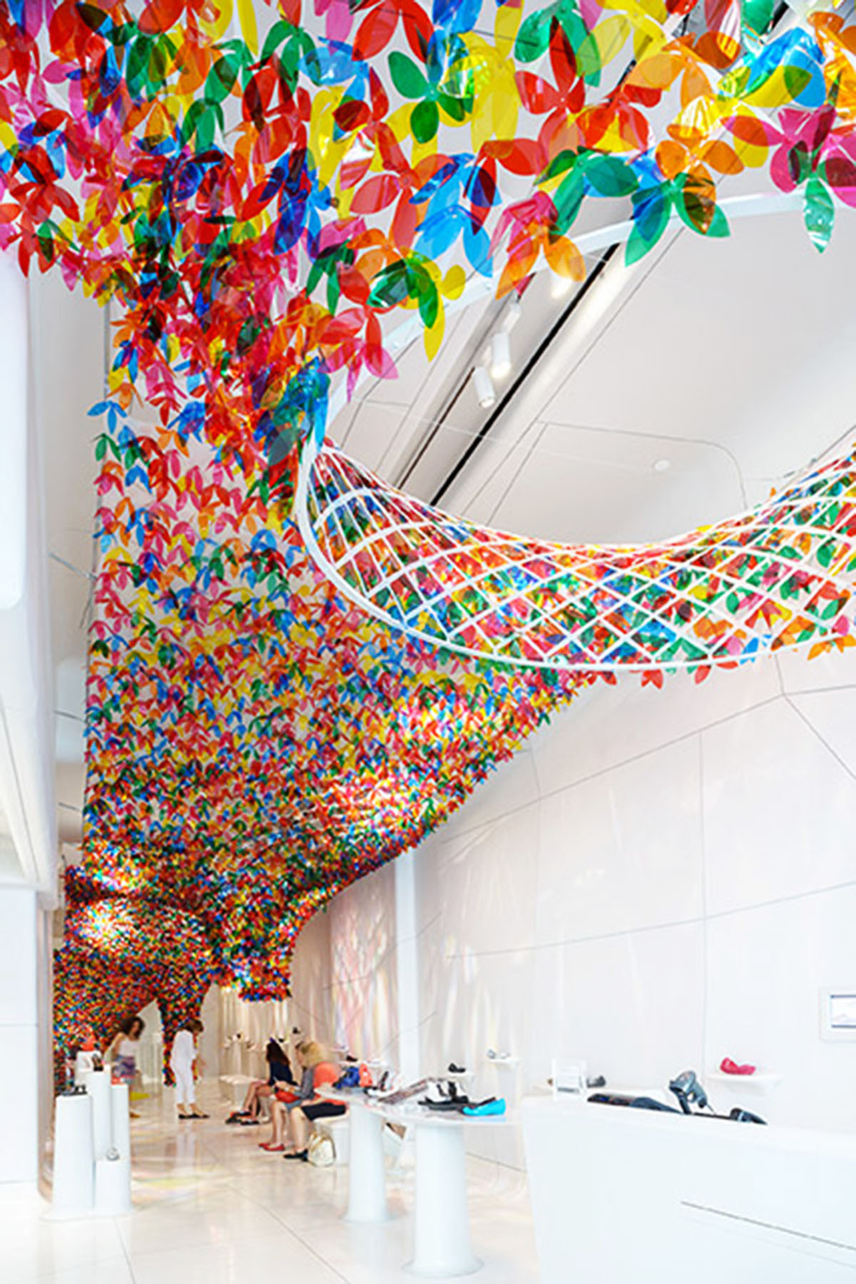 SOFTlab revives Melissa Gallery in New York with the thousands of colorful petals