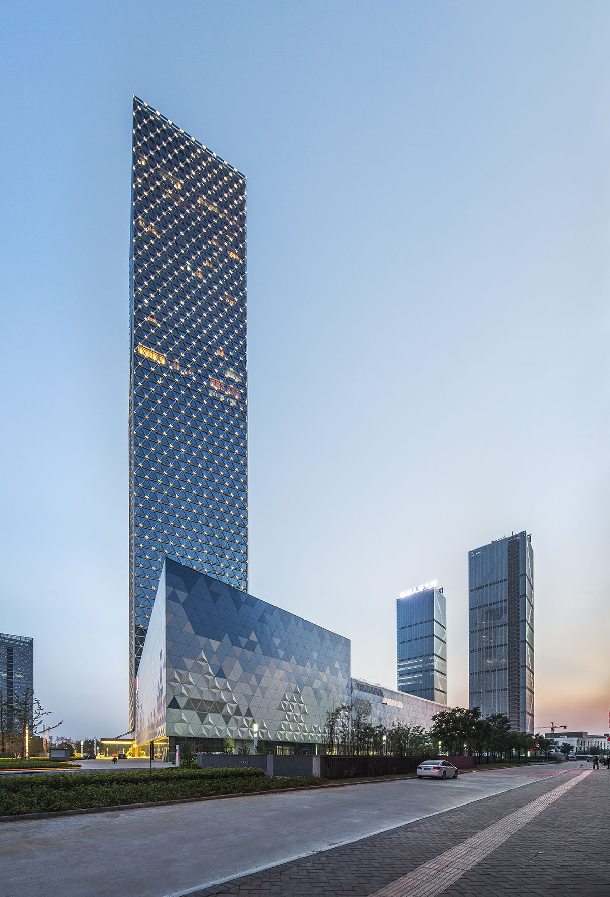 SOM&rsquo;s new Greenland Zifeng Tower rises on the Nanchang skyline with pure crystallized image