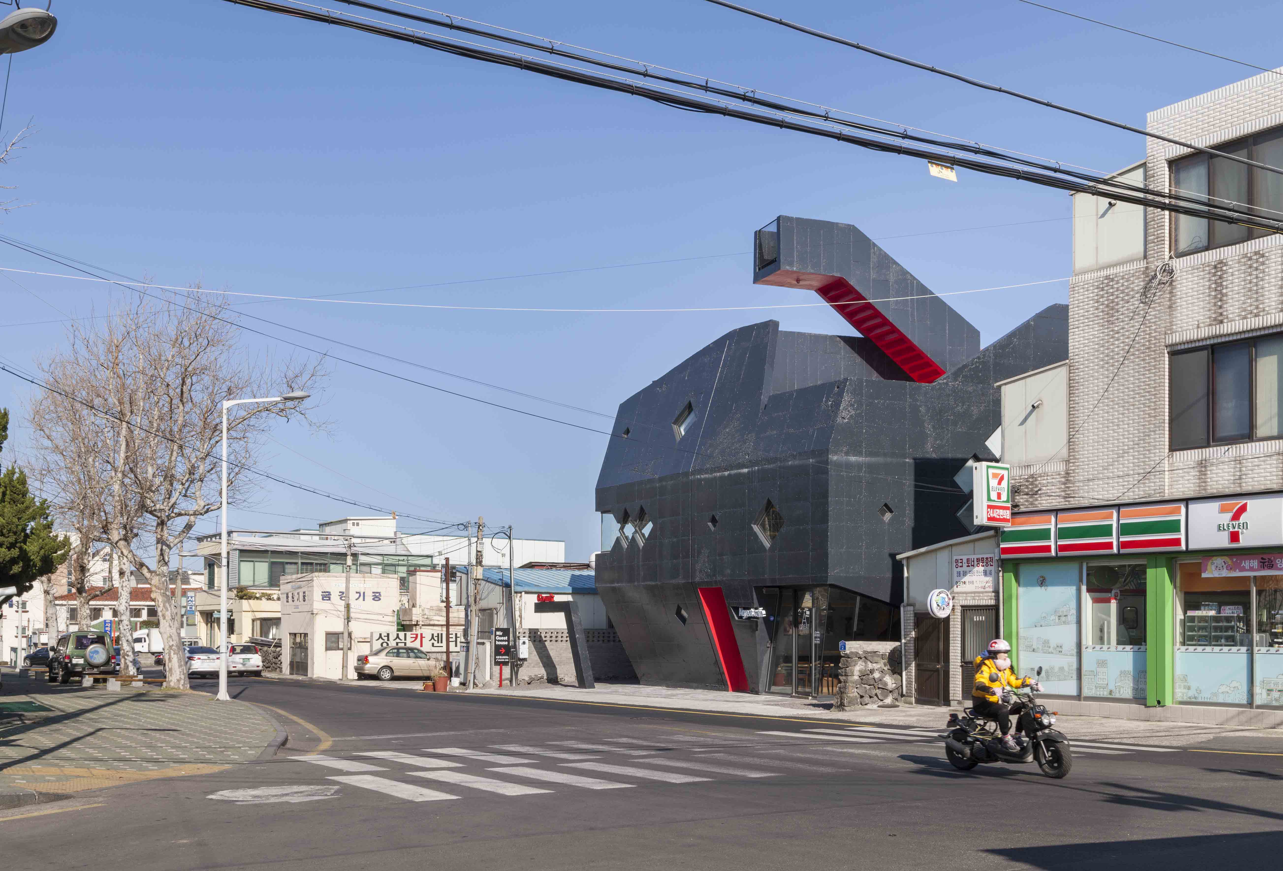 MoonHoon&rsquo;s new project Go.mir Guest House looks like a dragon