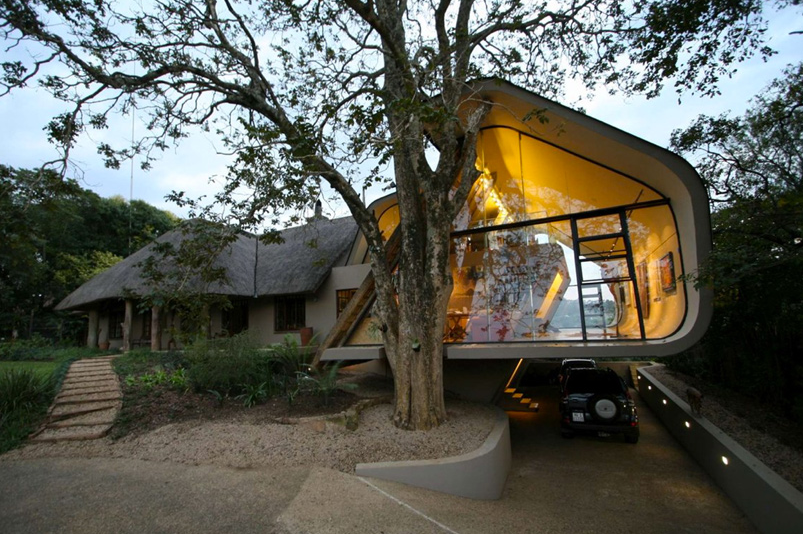 Review of African architecture:infinitely, thrillingly diverse