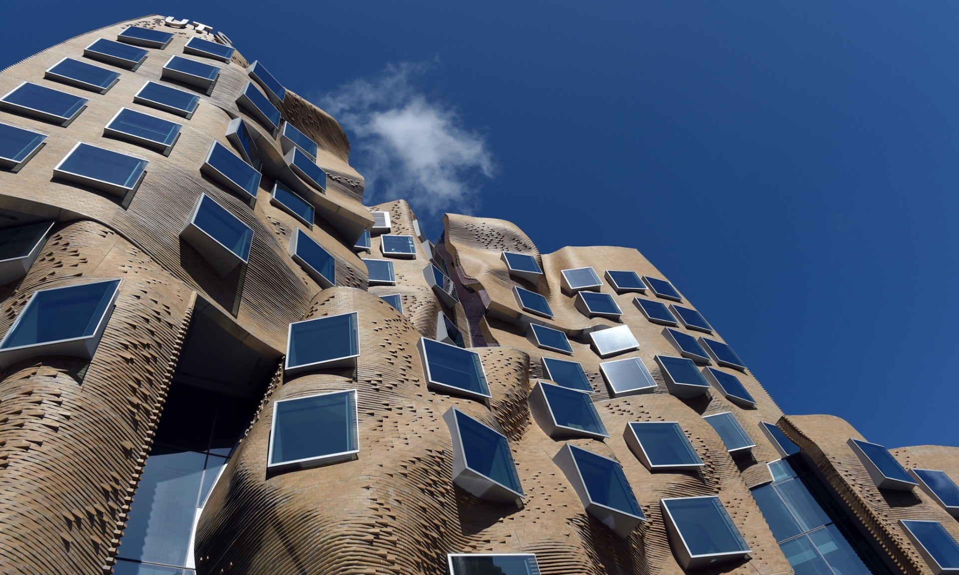 Frank Gehry says his ’crumpled paper bag’ building will remain a one-off
