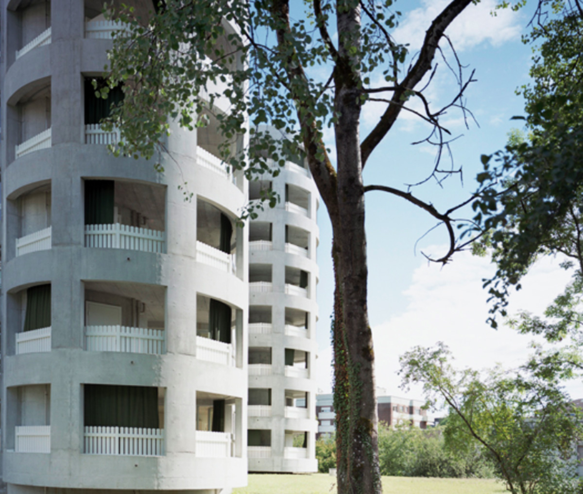 Herzog & de Meuron announces the inauguration of apartment building in Uster, Switzerland