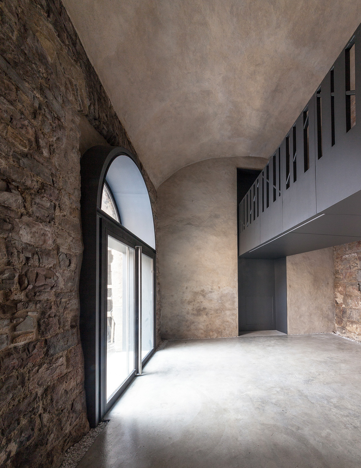 The Torre del Borgo emphasized the historical context of Bergamo by using copper-clad extension