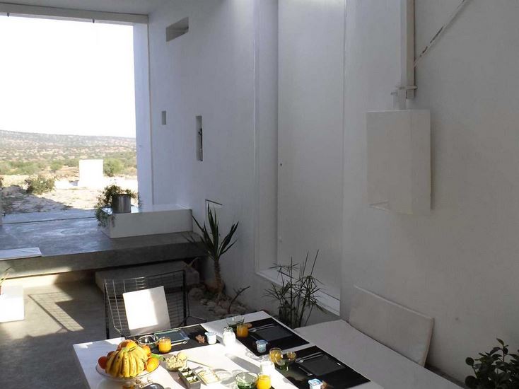 Accommodating flexibility and Moroccan traditions