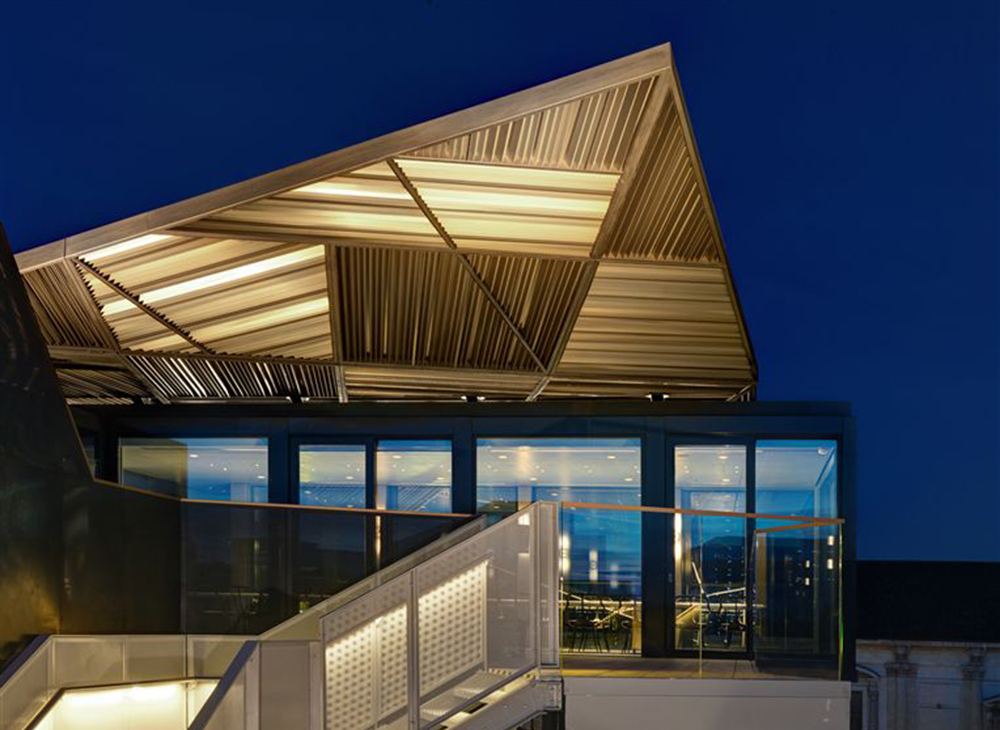 Take a seat at this bird-view restaurant: &rsquo;&rsquo;Priceless Milano&rsquo;&rsquo; is a temporary installation in Milan