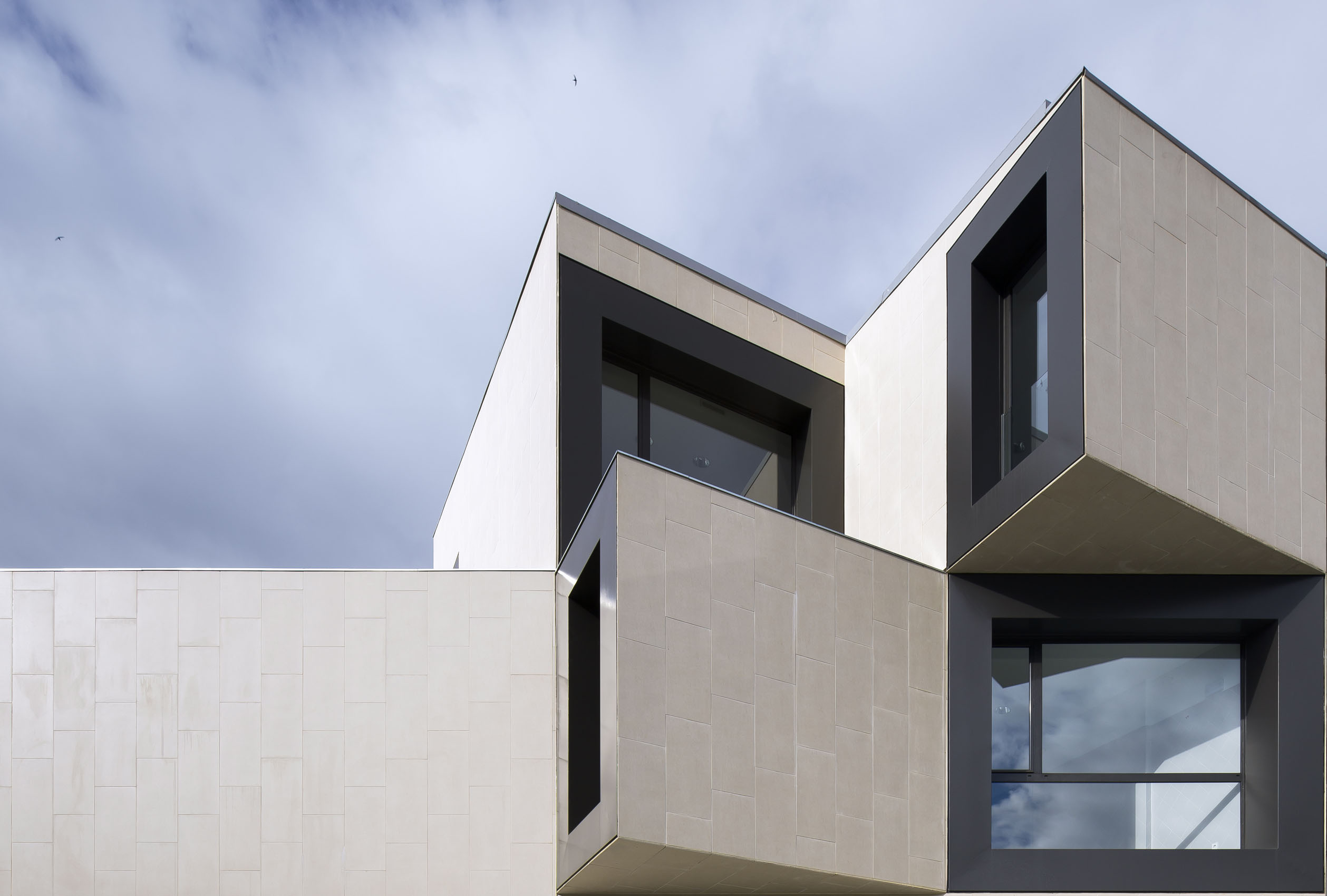 Featured Project:New Building in ‘EL REDÍN’ High School by Otxotorena Arquitectos