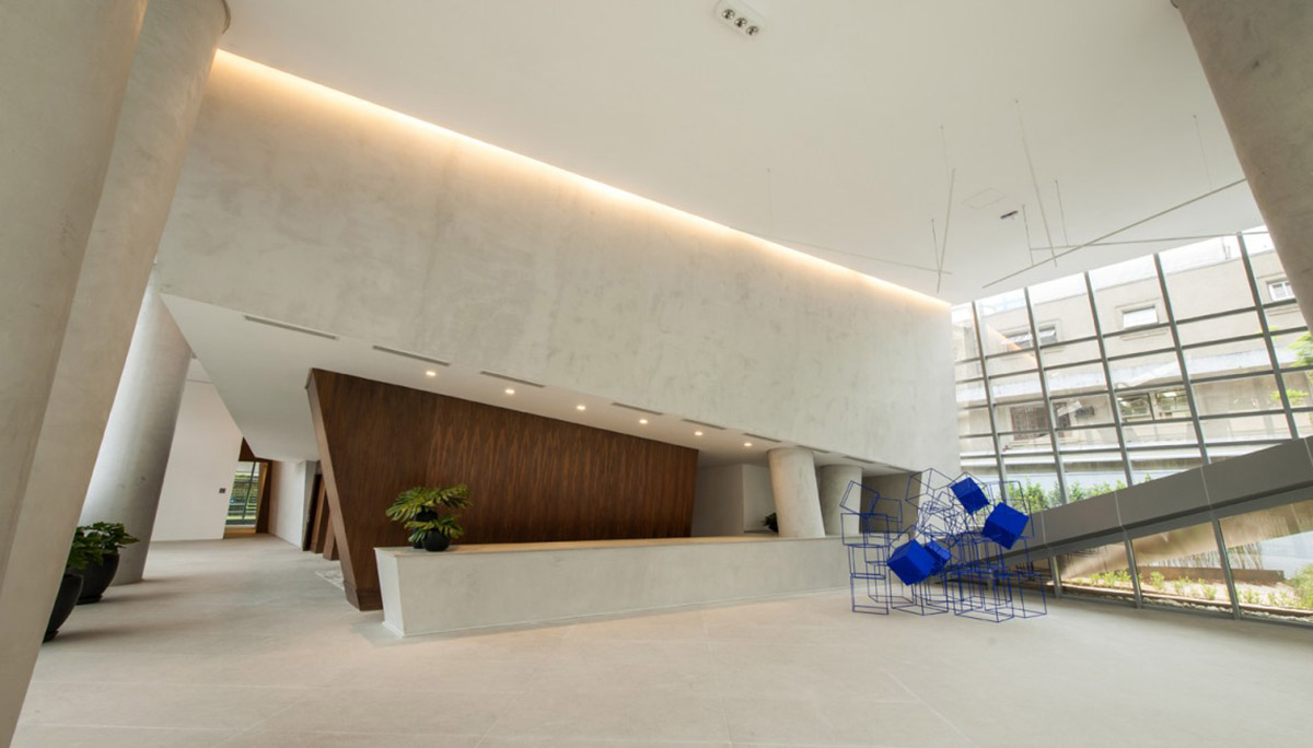 Libeskind’s first luminous residential tower ’’Vitra’’ completed in Brazil