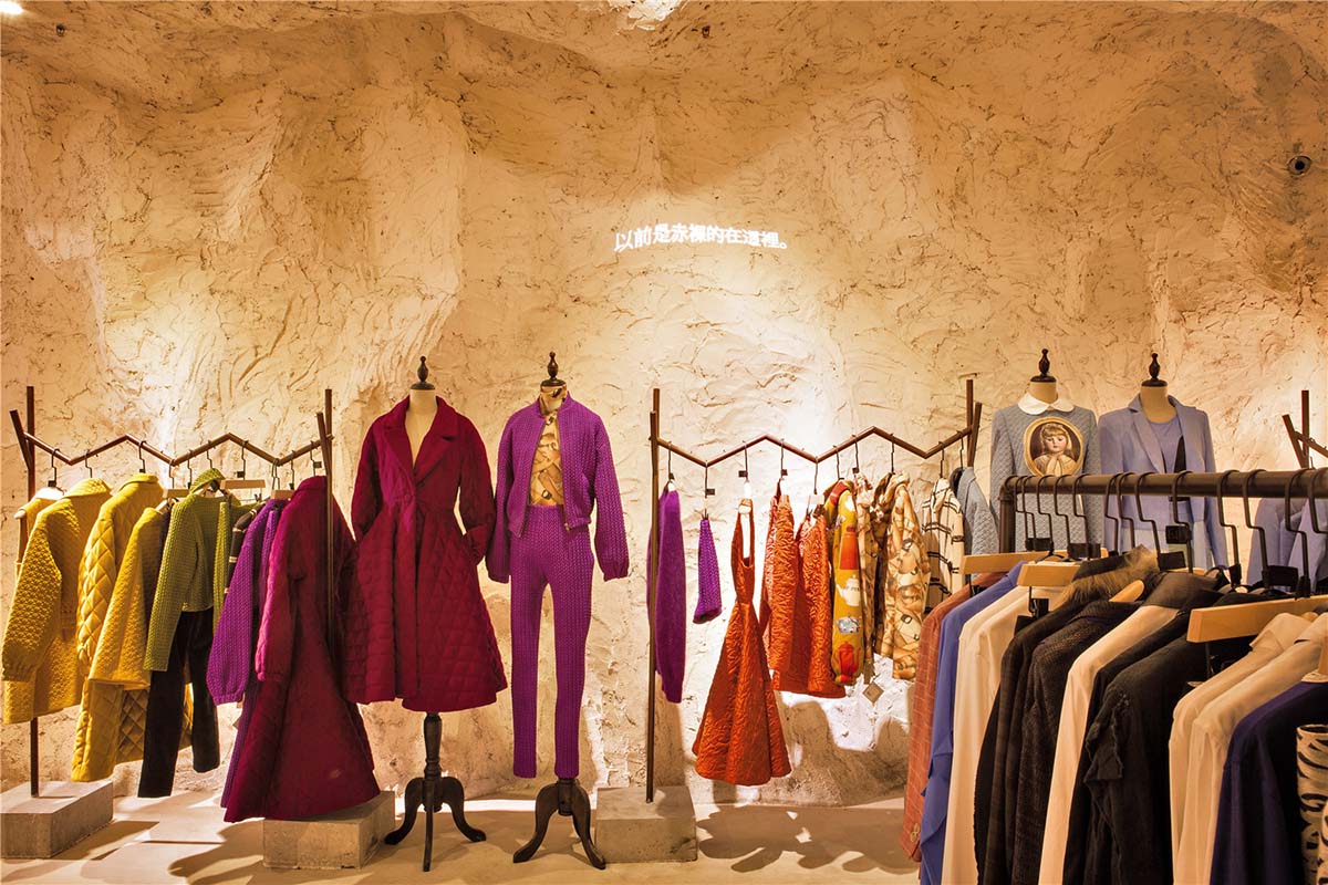 Bloom Design completes China’s first Fashion Flagship Store that is wrapped up with basic materials