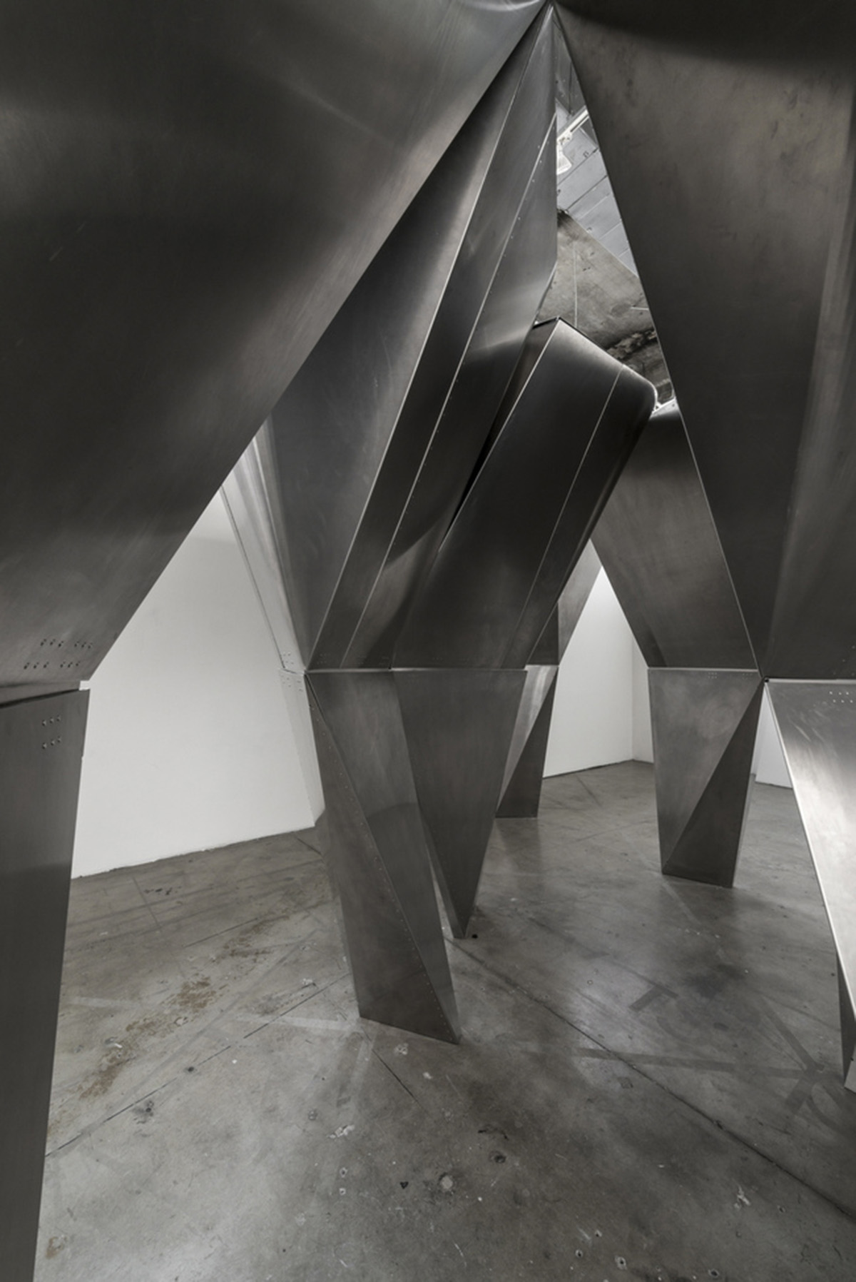 ’’En Pointe’’ by Heather Roberge underscores the historical and spatial significance of dynamic space