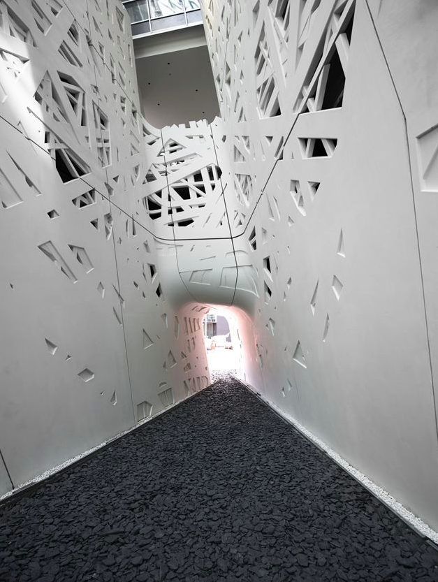 Italy Pavilion at Expo Milano 2015 gains top hits with its porous facade