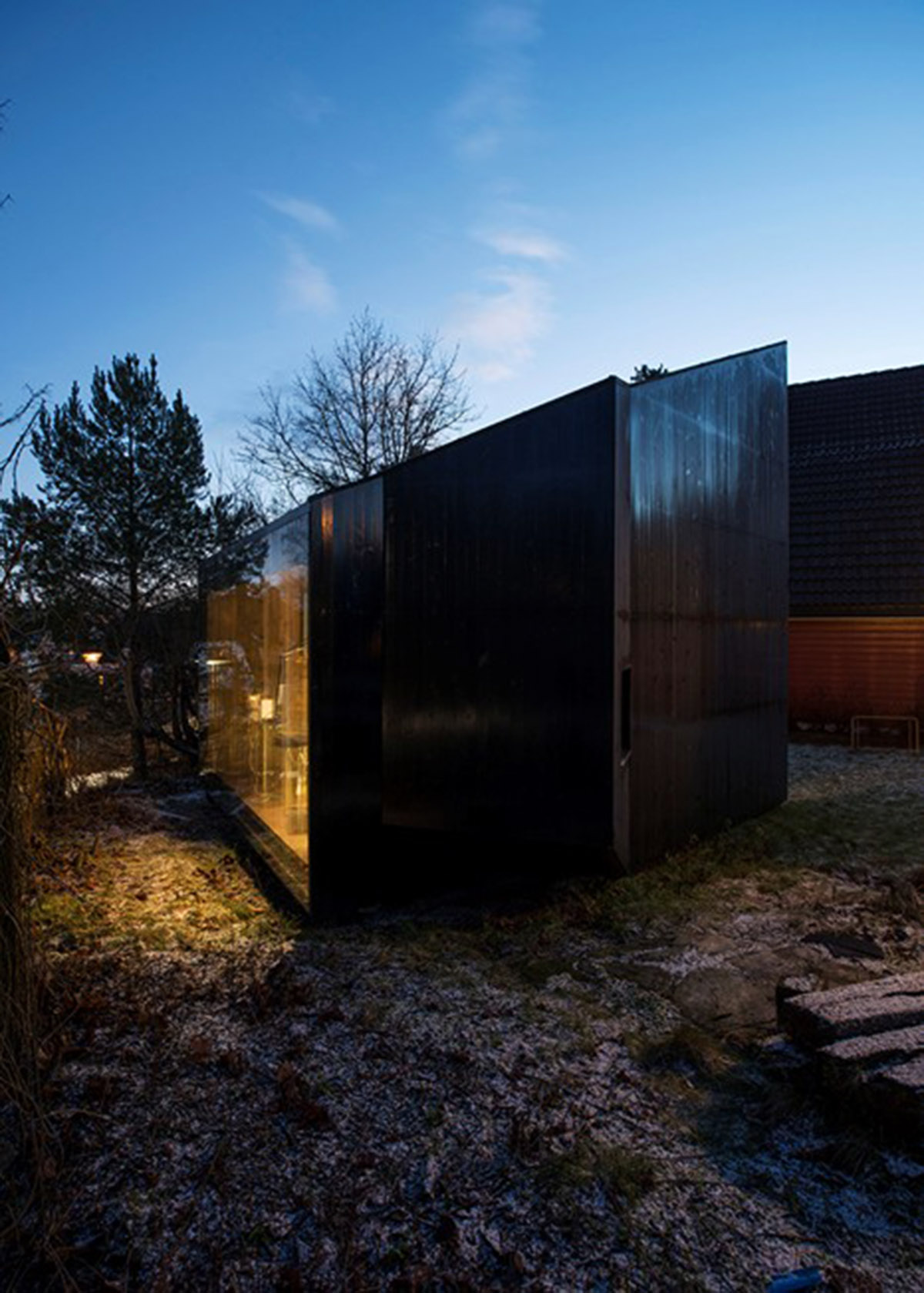 Writer’s Cottage 2 is a compact space that covers minimum area in a suburban residential area