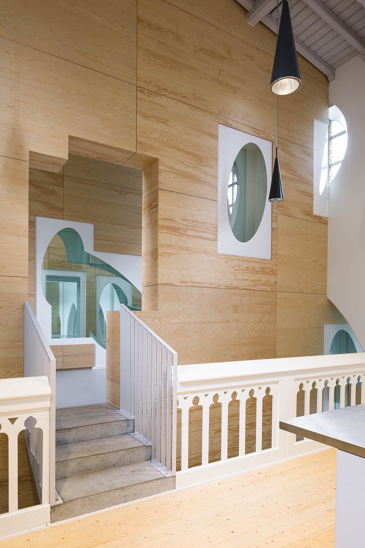 Architect Rob Hootsmans converts old church-style chapel into a new school in Belgium