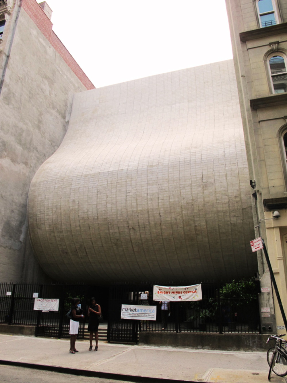 New iconic places become a new ’’flagship’’ for famous fashion designers!