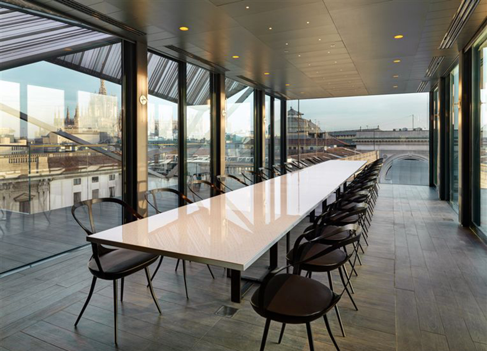 Take a seat at this bird-view restaurant: &rsquo;&rsquo;Priceless Milano&rsquo;&rsquo; is a temporary installation in Milan